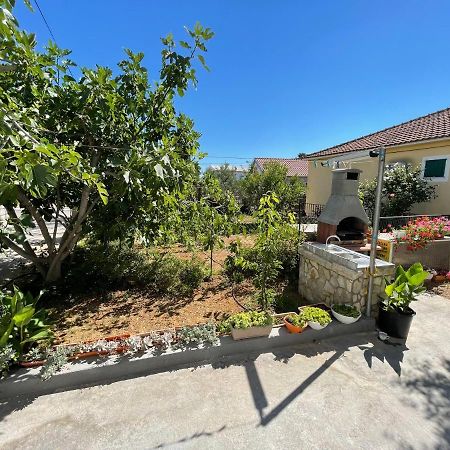 Apartmani Jasminka Vodice Ngoại thất bức ảnh