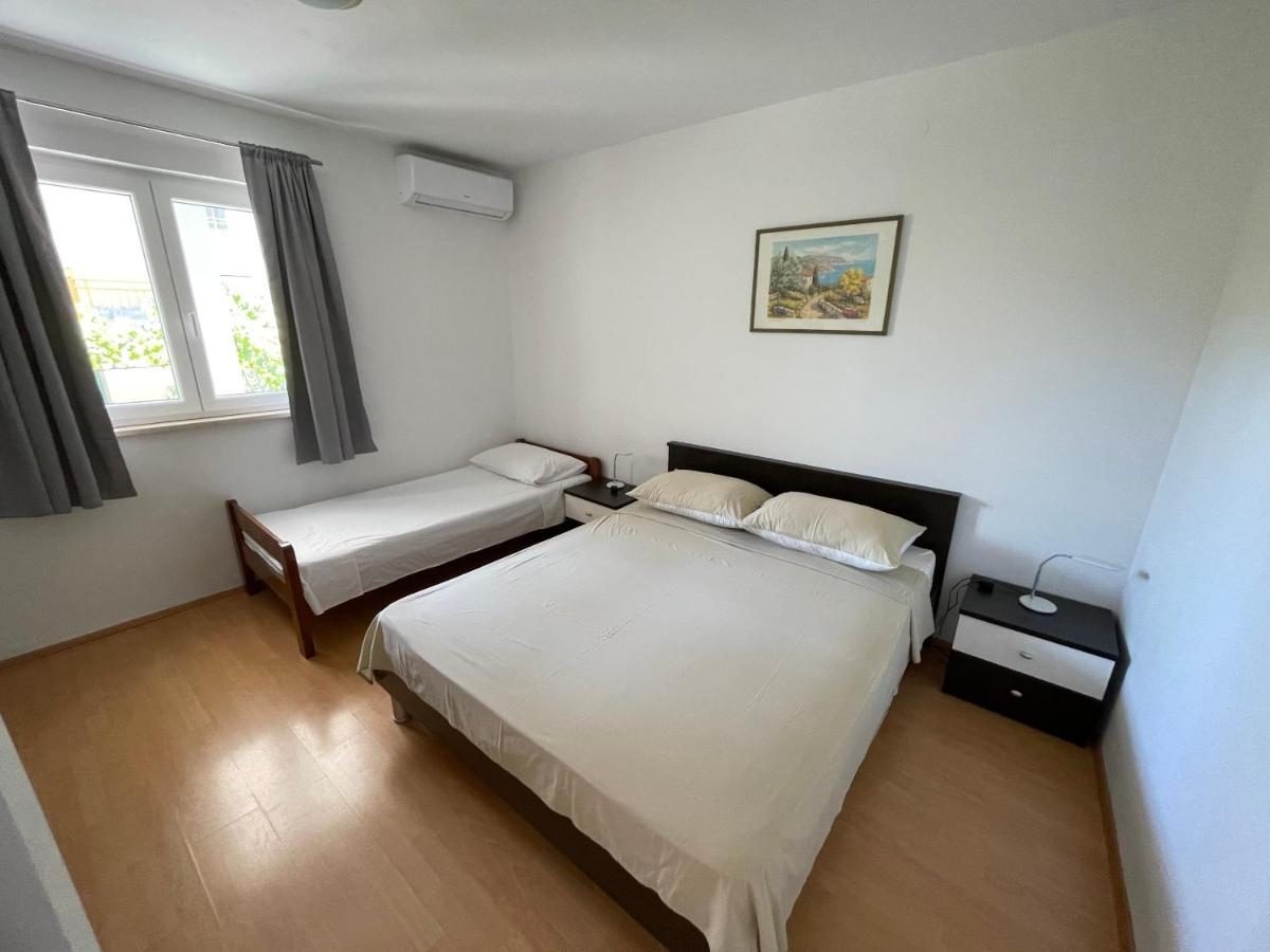 Apartmani Jasminka Vodice Ngoại thất bức ảnh