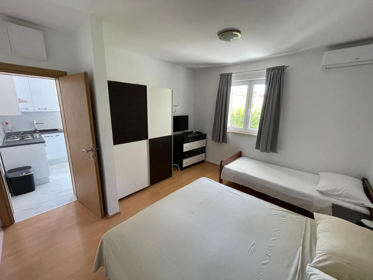 Apartmani Jasminka Vodice Ngoại thất bức ảnh