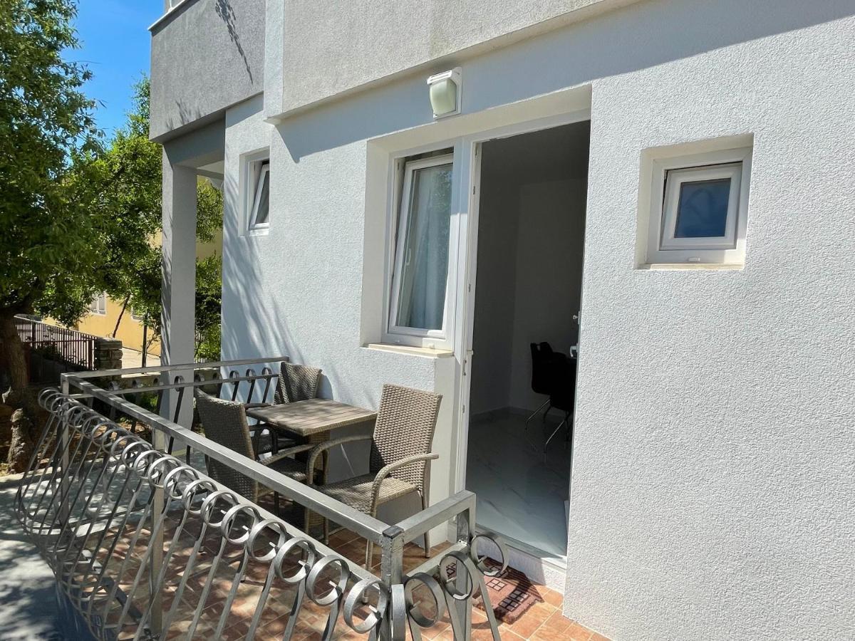 Apartmani Jasminka Vodice Ngoại thất bức ảnh