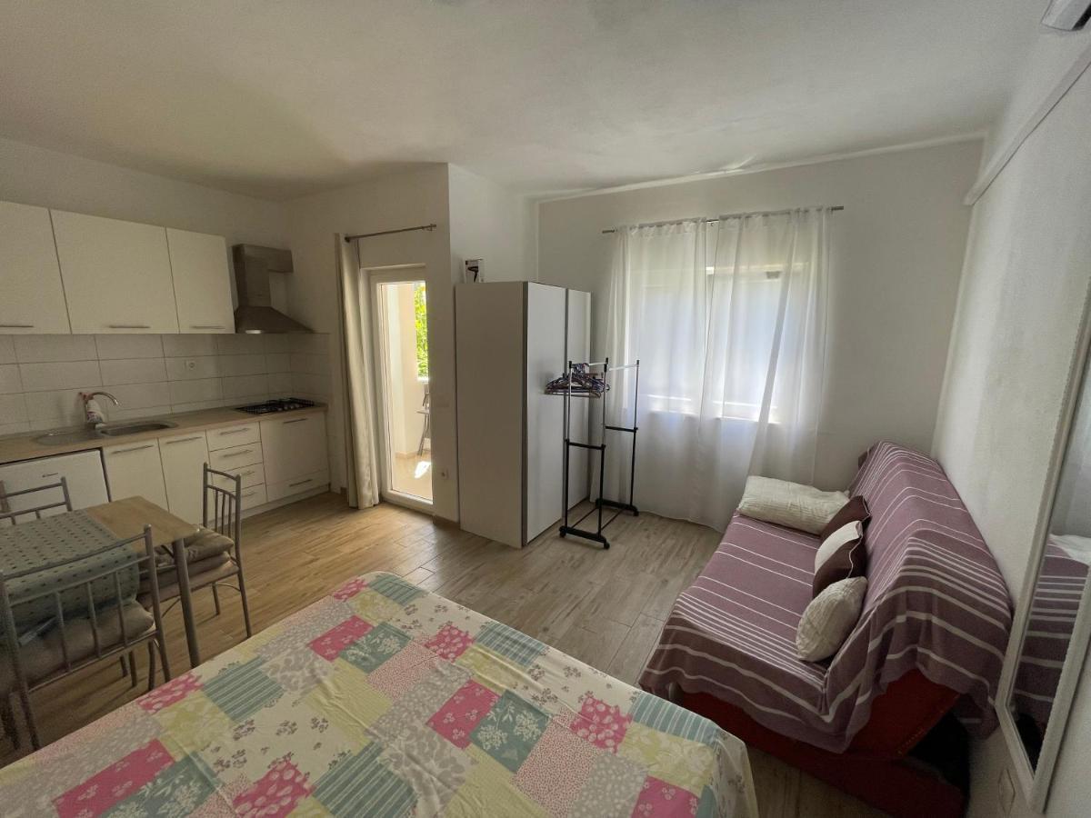 Apartmani Jasminka Vodice Ngoại thất bức ảnh