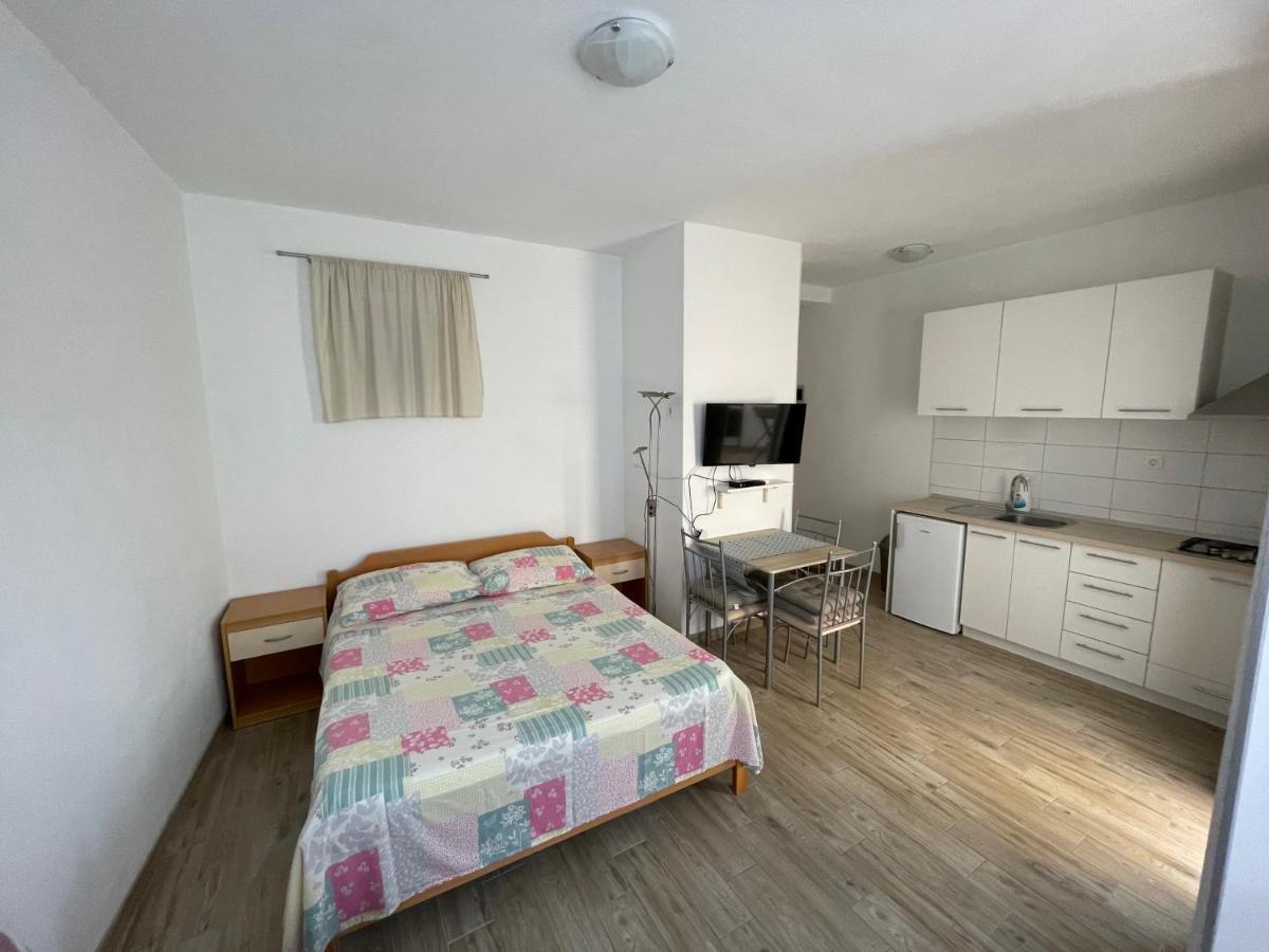 Apartmani Jasminka Vodice Ngoại thất bức ảnh